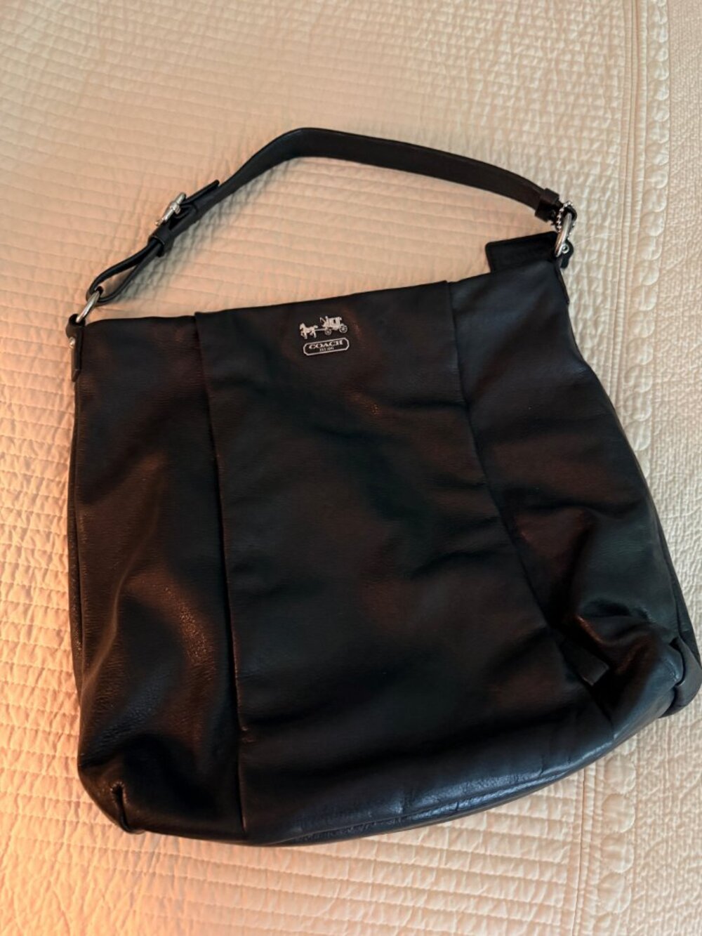 COACH Vintage Shoulder Bag Black Exterior with Fuchsia Interior Pouch
